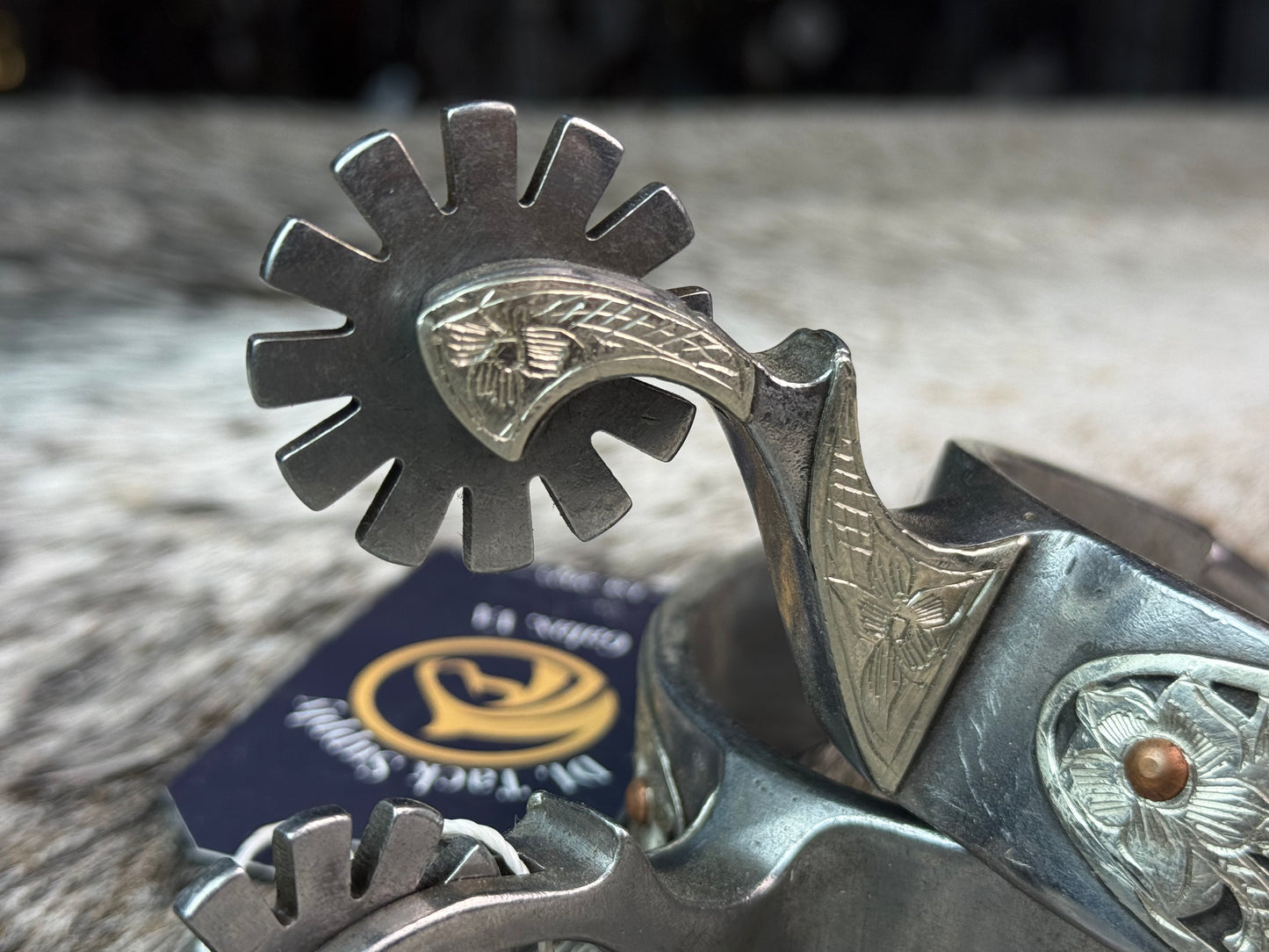 Oval Floral Spurs (12 Point)